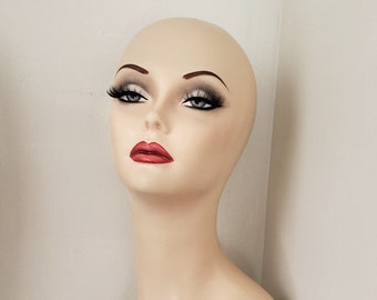 Présentoir mannequin buste pour perruques et accessoires