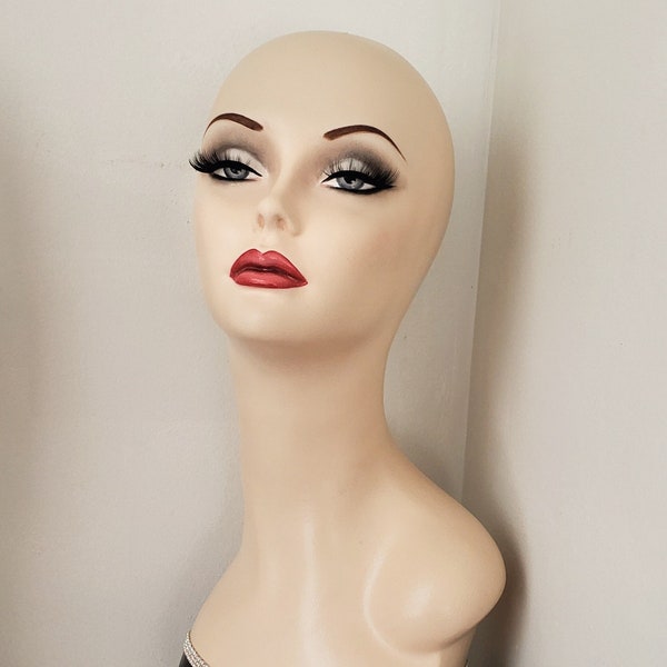 Mannequin display bust for wigs and accessories