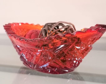 Red Candy Dish, Depression Glass Bowl, rood tot oranje ovale schaal, Indiana Diamond Cut Boat Bowl, LE Smith Pinwheel Quintec Fluted Nut Dish