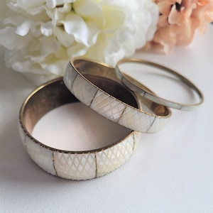 Ensemble de bracelets joncs rétro en laiton : incrustation de nacre, bracelets empilables