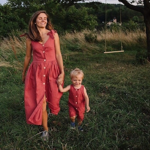 Women&#39;s Linen terracotta dress with buttons, midi linen dress, mommy and me outfit, matching outfit, linen fashion outfit, women dress