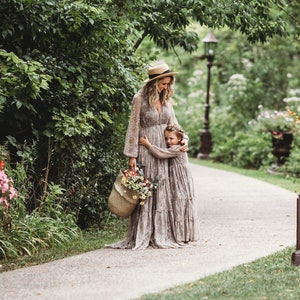 Mommy and Me dress-Lace Maternity Dress-Long Sleeve Photo Shoot Lace Dress-Bohemian Wedding Dress-Plus Size Lace Maternity Gown-BRIANA zdjęcie 4