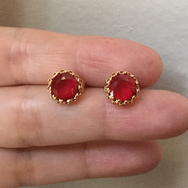Vintage BEAUTIFUL RUBY GOLD Plated Earrings- sublime vintage jewelry- elegant & Classic- great effet- Vintage from France