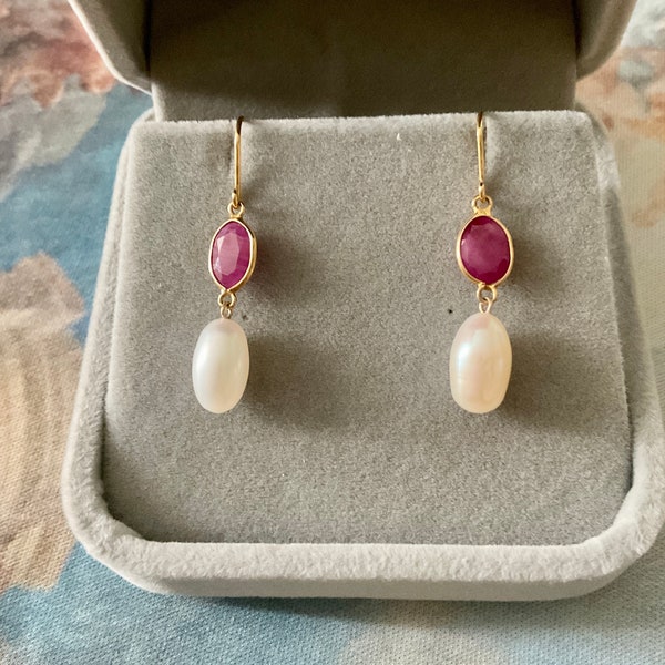 RED RUBY Baroque Pearl Gold Earrings- Genuine Ruby - Nice White Pearl- Hallmarks - Vintae Earrings - from France