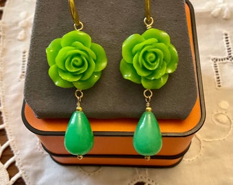 Vintage carved BAKELITE ROSE BRIOLETTE Drop Green Jade Gold Plated Earrings - Splendid Design Luxury Vintage Jewel-From France
