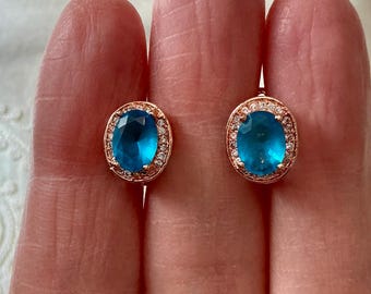 Sublime BLUE Topaz 18K ROSE GOLD Plated Earrings- Vintage Luxury design- Sparkly topaz- Hallmarks 18K Gp- Beautiful Vintage earrings