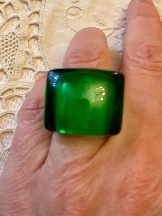 MODERNIST  GREEN LUCITE Large Design Vintage  Ring