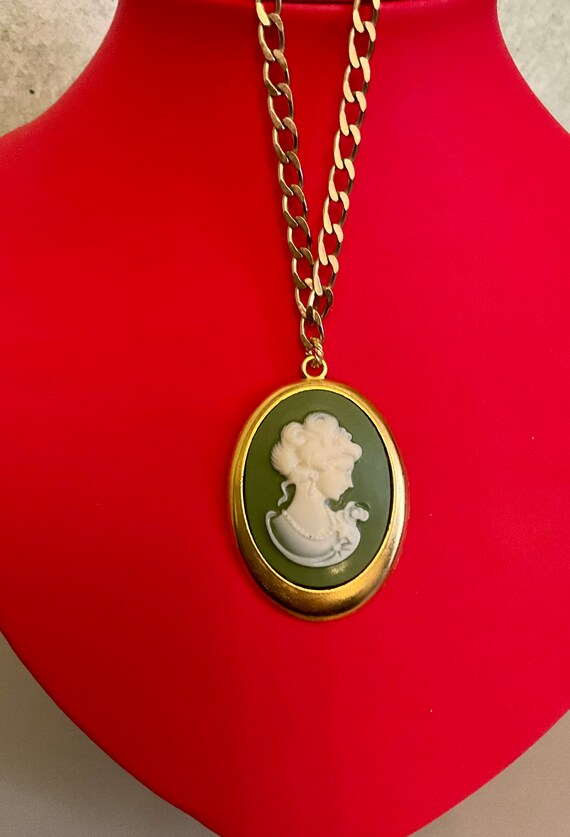 CAMEO BAKELITE Art Deco GREAT Necklace - Vintage … - image 7