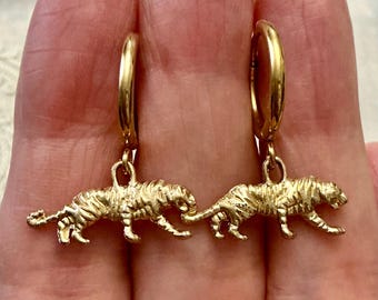 PANTHERE GOLD Plated Vintage Earrings- Design- Haute Couture- Panthère earring from France