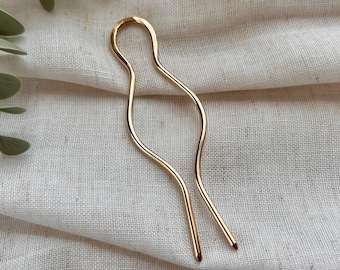 Medium Wavy Brass Hair Pin, 4 Inch Brass Bun Holder, Handmade Brass Hair Fork, Simple Minimalist Hair Pick