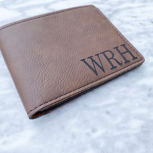 Billetera doble con iniciales, billetera para hombres, billetera delgada de estilo minimalista, billetera personalizada, regalo para novios, regalo para esposos, billetera grabada