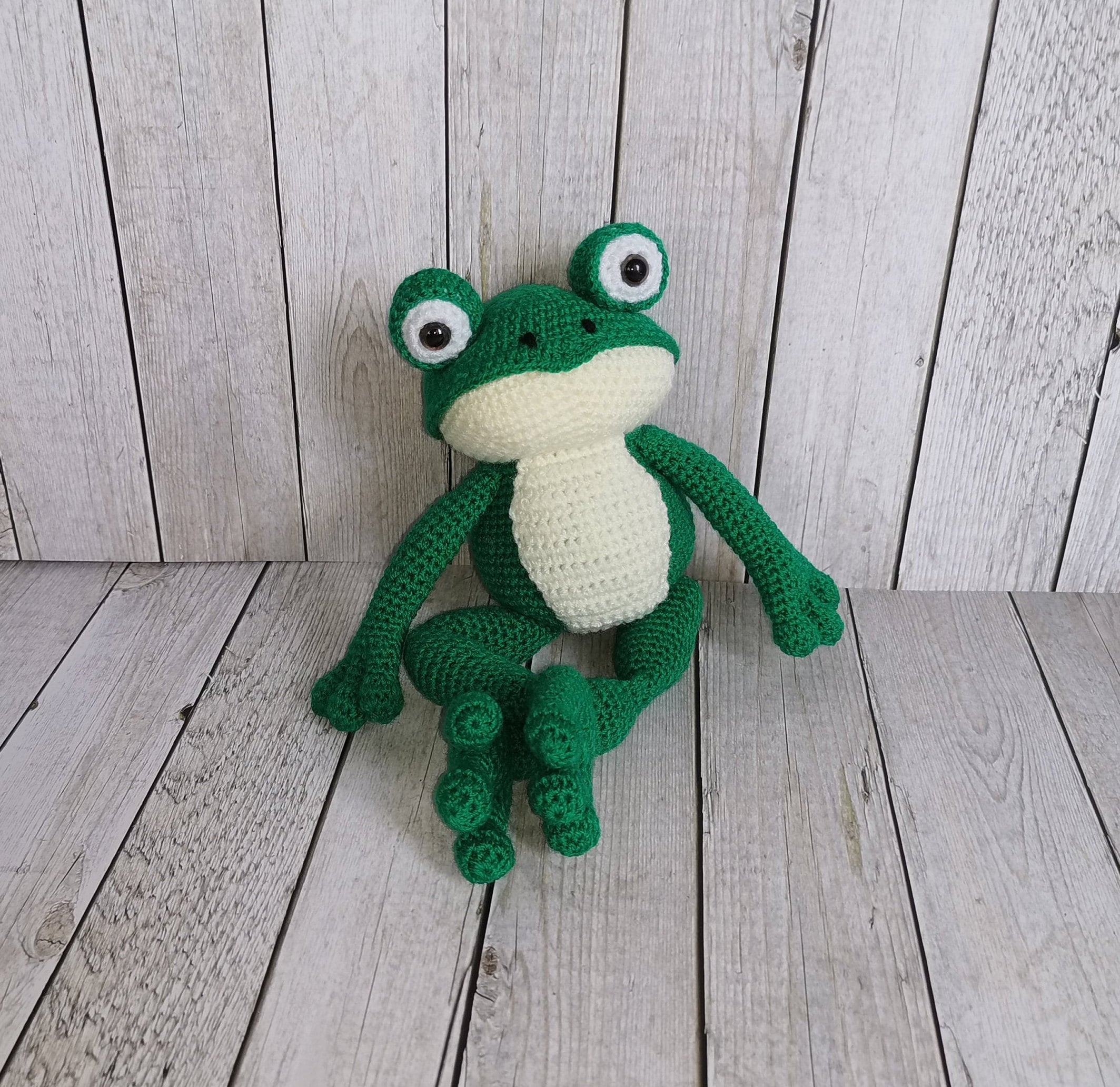 Crochet frog green knitted frog lovely amigurumi frog Etsy