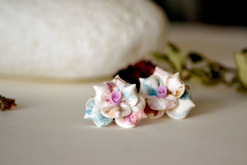 TUTORIAL: Romantic Flowers Polymer Clay Earrings Step by image 3