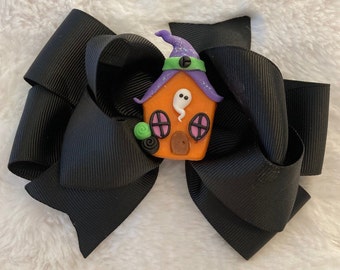 Beautiful Halloween Haunted House inspired hair bow for girls.