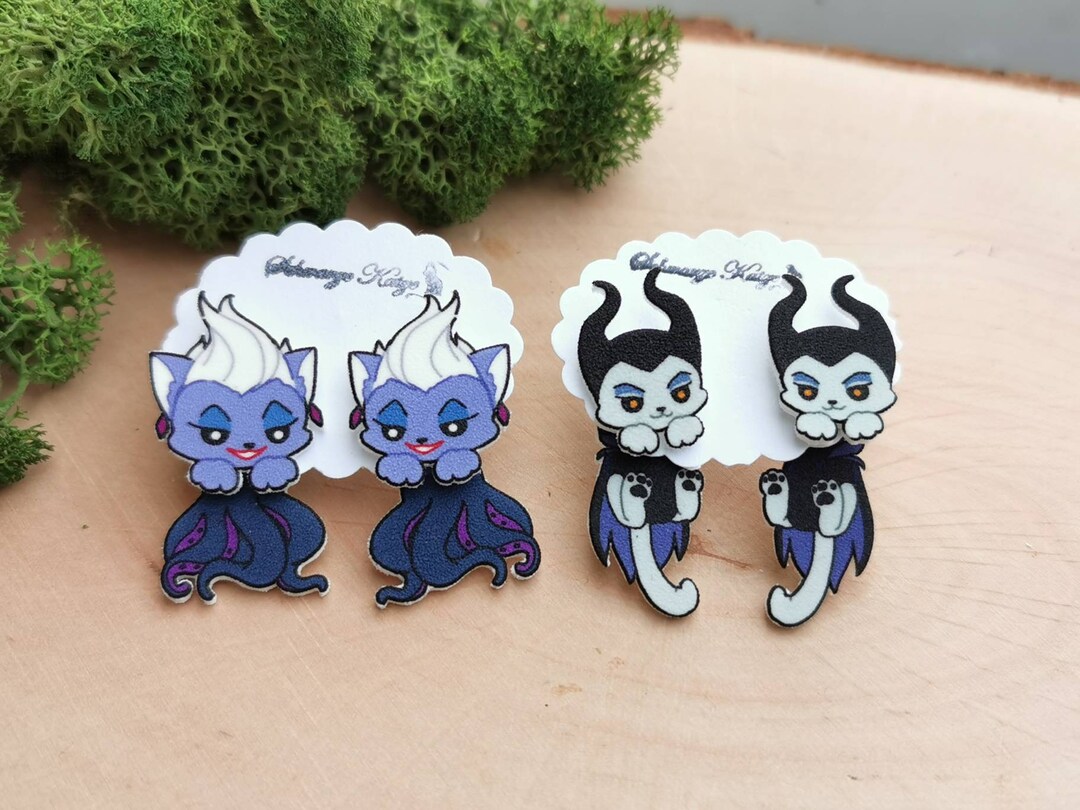 Petit Gâteau De Bande Dessinée Dans Le Symbole De Bulle De Pensée