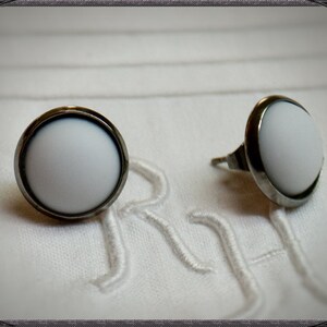 White stainless steel earstuds image 4