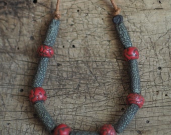 Collier en céramique artisanale