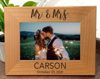 Mr & Mrs Picture Frame, Wood Engraved Frame For Wedding, Wedding Photo Frame Personalized, Anniversary Frame, Gift For Newly Married Couple