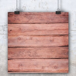 Puede incluir: Primer plano de un fondo de madera r&uacute;stico con un color marr&oacute;n rojizo desgastado. La madera est&aacute; dispuesta en tablas horizontales, creando una superficie natural y texturizada.