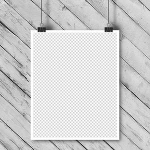 Puede incluir: Una maqueta de p&oacute;ster blanco colgada en una pared de madera blanqueada con tablones diagonales. El p&oacute;ster se mantiene en su lugar mediante dos clips negros.