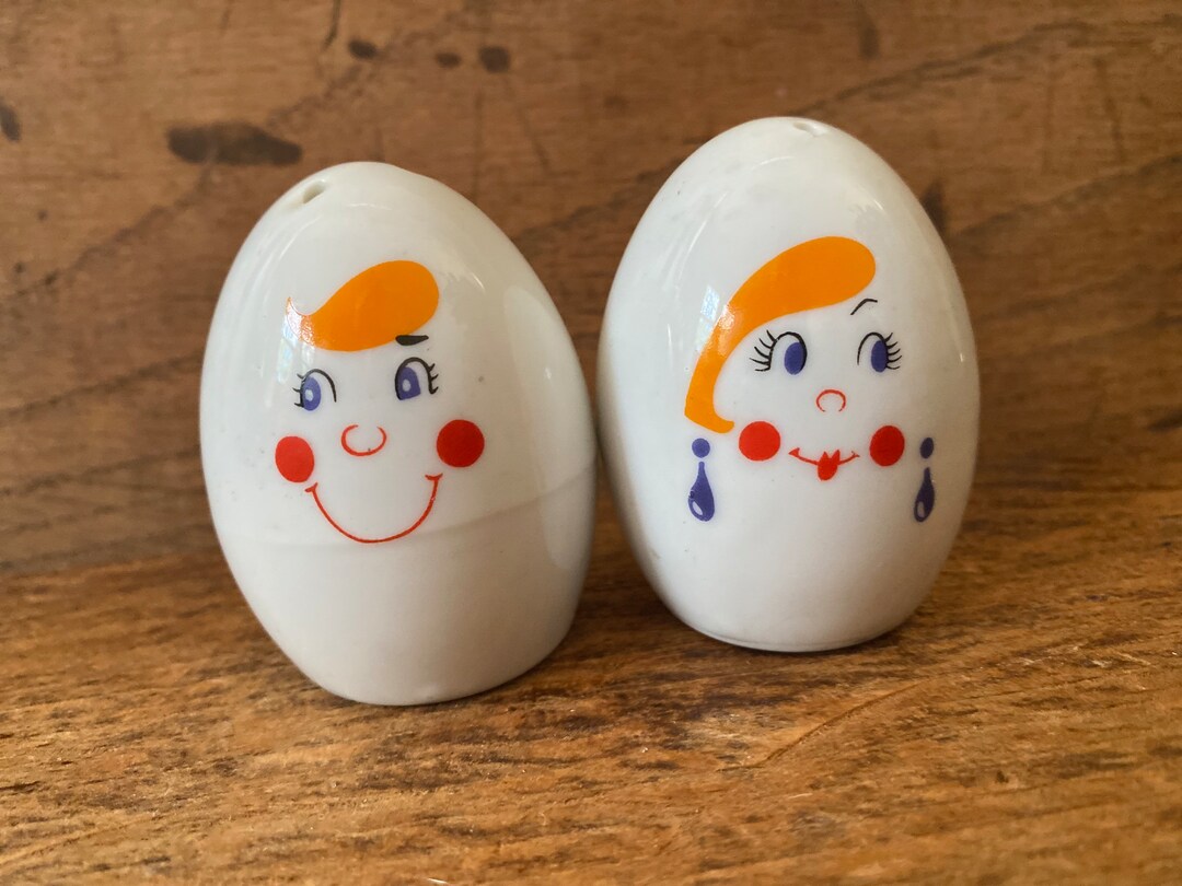 Vintage Egg Shaped Salt and Pepper Shakers Etsy