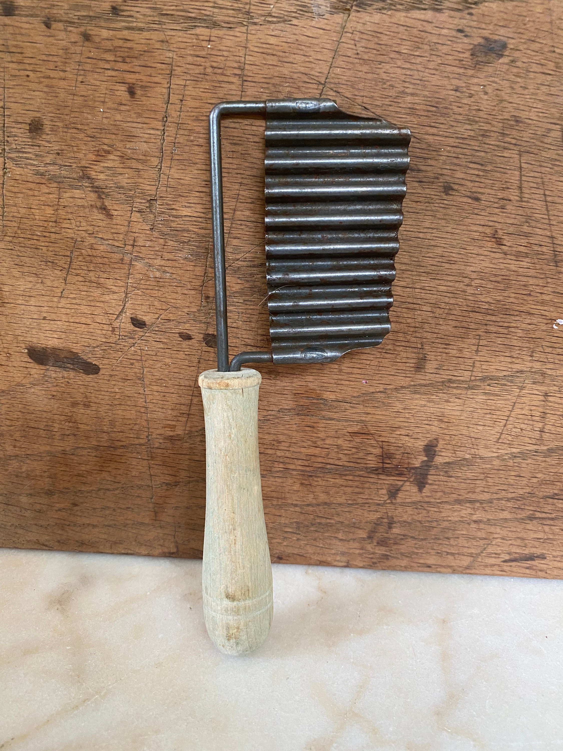 Vintage Vegetable Chopper Crinkle Cutter Cheese Slicer Garnish Tool Wood Handle