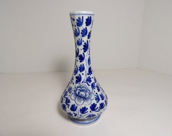 Andrea by Sadek blue and white bud vase