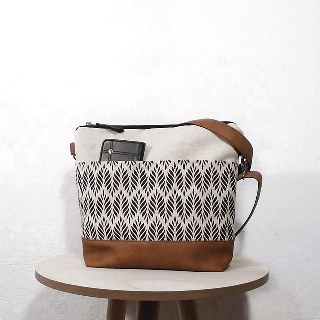 バッグ ciatre square canvas shoulder bag ciatre square canvas shoulder bag | ciatre