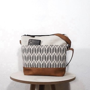 Umhängetasche Mittelgroß Canvas Zipper | Schultertasche Jute mit Muster | Canvas Hobo Crossbody Geldbörse | veganes Leder Portemonnaie | grau weiße Tasche