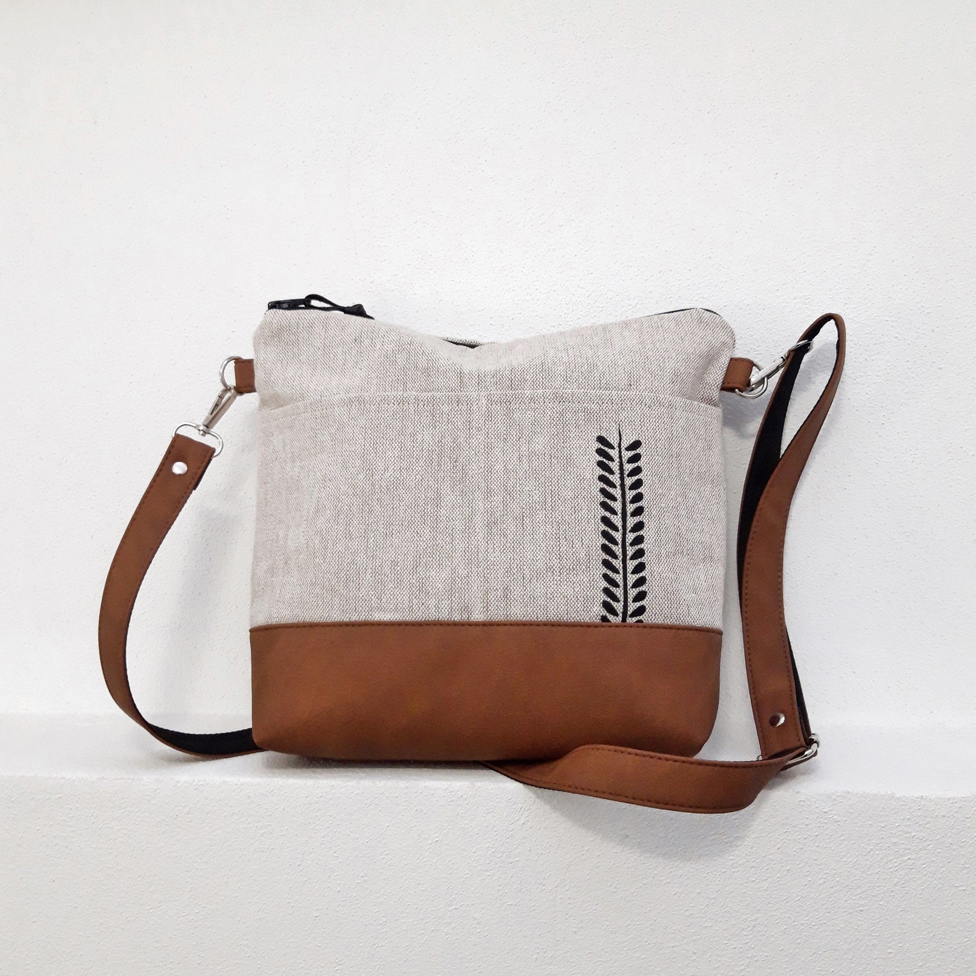 ショルダーバッグ handmade bag Crossbody Bag Natural Product, Beige Jute Canvas Bag, Vegan