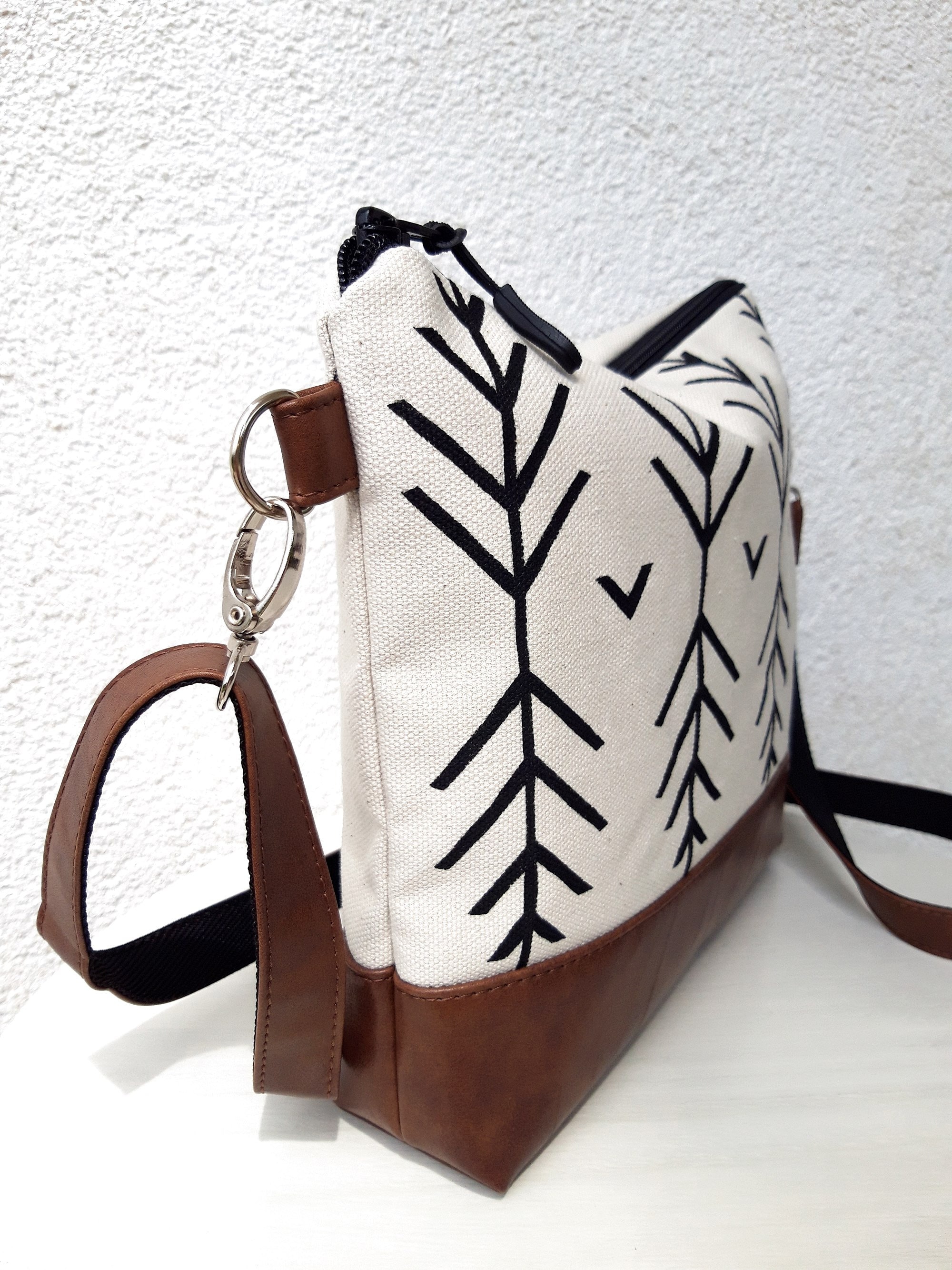 Pattern Print Vegan Crossbody bags