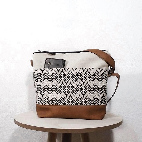 Medium Canvas Crossbody bag, Zipper shoulder bag with pattern, Hobo purse Pockets