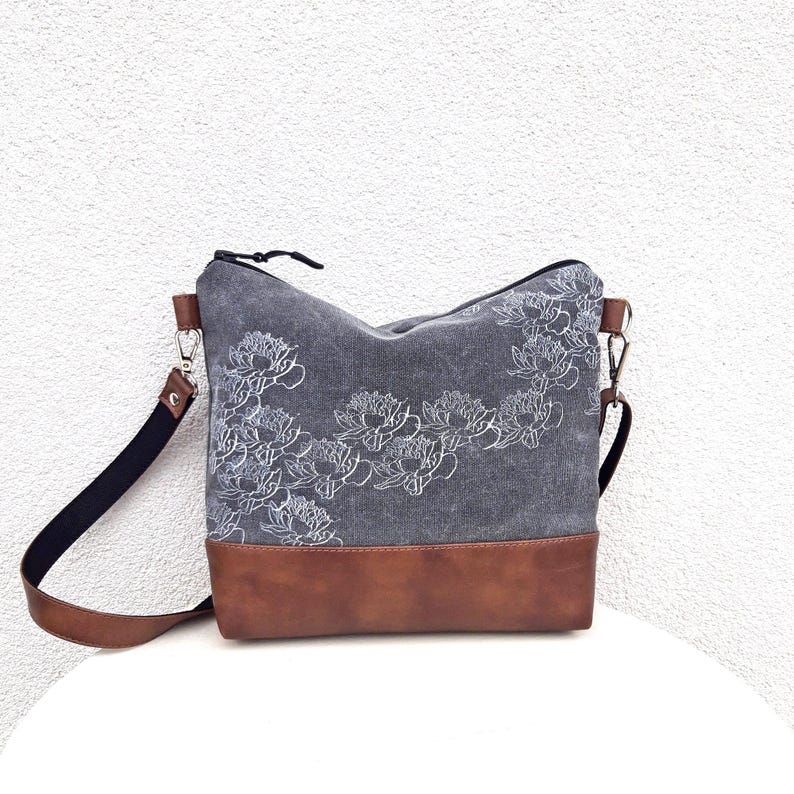 Graue Umhängetasche | Kleine Tasche aus Canvas | Tagesschultertasche | Frau Mädchen Handmade No front pocket