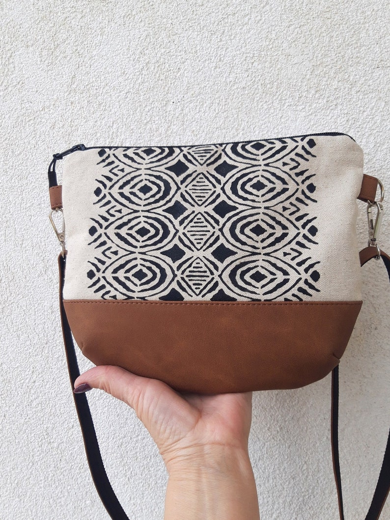 Diahobag Crossbody purse BOHO VIBES, Pockets messenger bag, hobo bag vegan, canvas bag, natural white shoulder bag, day bag, gift for woman image 4