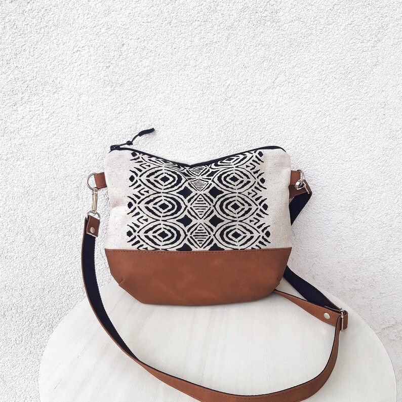 Diahobag Crossbody purse BOHO VIBES, Pockets messenger bag, hobo bag vegan, canvas bag, natural white shoulder bag, day bag, gift for woman image 1