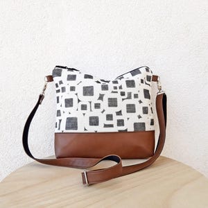 Kleine Umhängetasche, Geldbörse mit Canvas-Druck, vegane Tasche, handgemacht, braunes Leder, Schultertasche, Hobo Tasche, Damen Geldbörse, Versandfertig