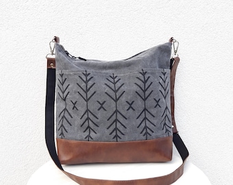 Crossbody bag Large | Aztec print | Gray Beige Brown bag for woman | Vegan bag with pockets | Handmade canvas bag | Design by Diahobag