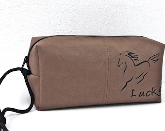 Herren Tasche Pferd Lucky , Braun Grün Reiseetui, Waschbare starke Kulturtasche, Handgemacht, Wasserdicht