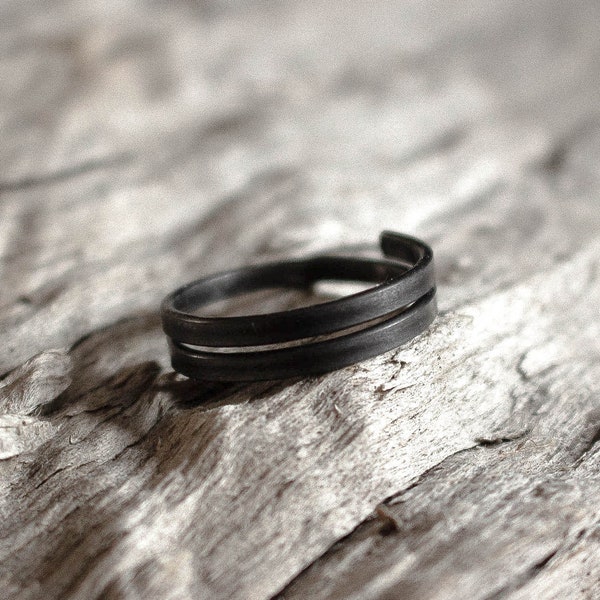 Minimal Iron Ring, Simple Black Ring, Handmade Adjustable Ring, Plain Dark Grey Ring, Metal Rustic Ring, Raw Wire Ring, Unisex Women Men