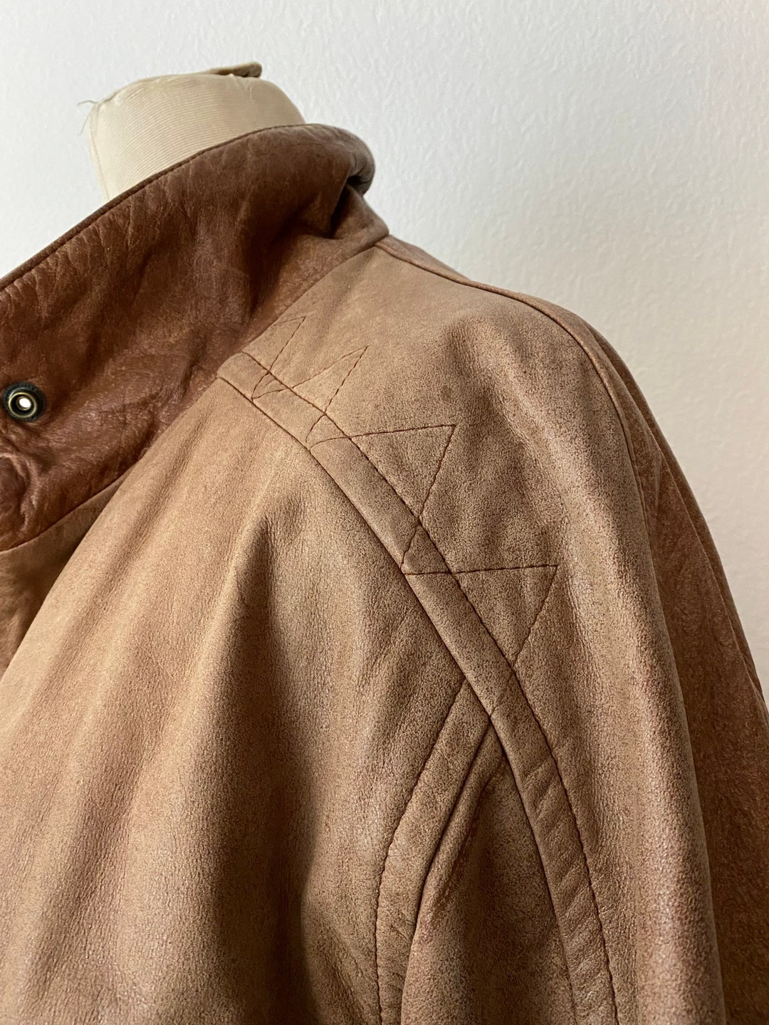 90s Leather Bomber| Vintage Brown Unisex Jacket| Minimalist Fall Sportswear Inspired Coat