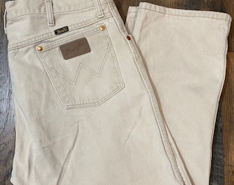 Kaki wrangler jeans | unisex wrangler jeans | wrangler butts