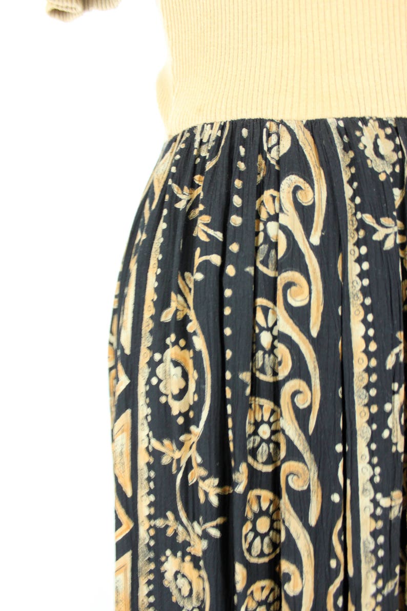 Shoulder pads 1990s style Vintage Dress 1990s Dress 1990 Halloween Printed Dress beige and black