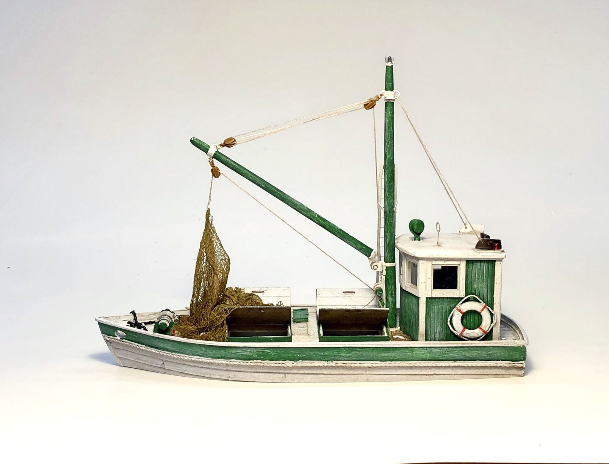O 1:48 Scale Wooden Fishing Boat Kit for Diorama, Model Railroading -   Canada