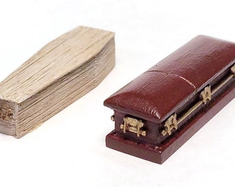 Mini Dollhouse Coffin Doll Miniature Wooden Coffin, 1:12 Mini  Dollhouse Coffin for DIY : Toys & Games