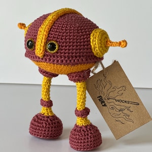 Right Round the ROBOT CROCHET TOY Physical Amigurumi Plush Plushie Stuffed Toy Red Orange Yellow