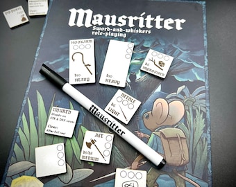 Könnte beinhalten: Ein Satz hölzerner Spielkarten für das Rollenspiel Mausritter. Die Karten zeigen Illustrationen verschiedener Waffen und Gegenstände, darunter eine Hakenarm, eine Nadel, eine Axt und eine improvisierte Waffe. Die Karten sind mit ihren Namen und Statistiken beschriftet, wie z. B. "d10 Schwer" und "d6 Leicht".