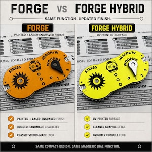 Puede incluir: Dos diales de seguimiento de juegos etiquetados como Forge y Forge Hybrid. El dial naranja Forge presenta detalles grabados con l&aacute;ser, mientras que el dial amarillo Forge Hybrid tiene una superficie impresa con UV. Ambos incluyen punteros magn&eacute;ticos giratorios para rastrear la salud, las heridas y los niveles de estr&eacute;s sobre un fondo de tablero de juego impreso.