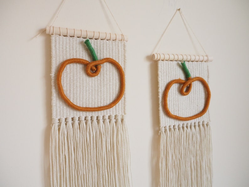 Mini arazzi da parete di zucca // Zucca Macrame // Decorazioni per la casa autunnali fatte a mano // Decorazioni autunnali appese // Decorazioni di Halloween alla zucca immagine 3