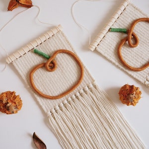 Mini arazzi da parete di zucca // Zucca Macrame // Decorazioni per la casa autunnali fatte a mano // Decorazioni autunnali appese // Decorazioni di Halloween alla zucca immagine 1