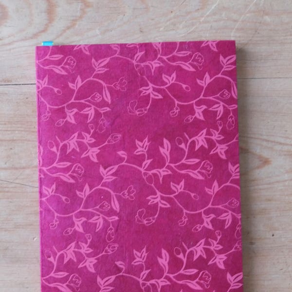 Carnet de note à imprimé floral fushia et ruban